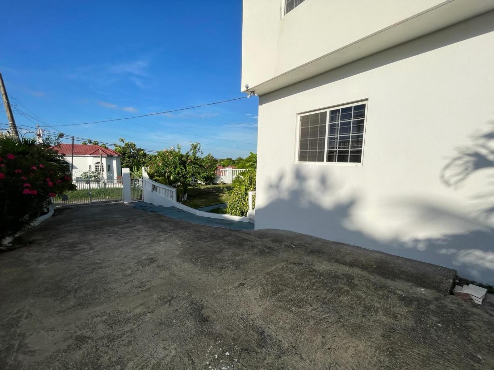 The Retreat Hotel Lyssons ภายนอก รูปภาพ