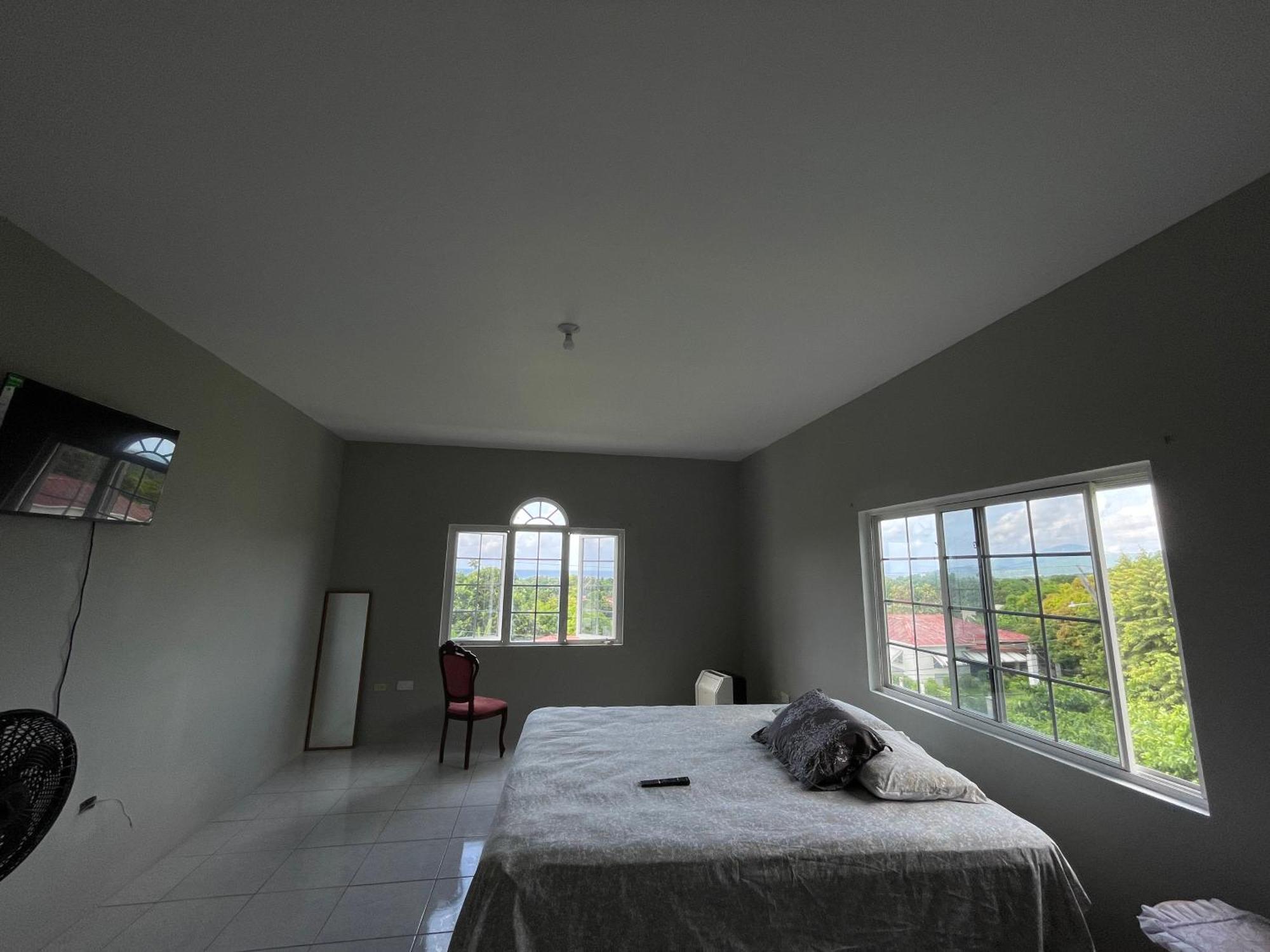 The Retreat Hotel Lyssons ภายนอก รูปภาพ