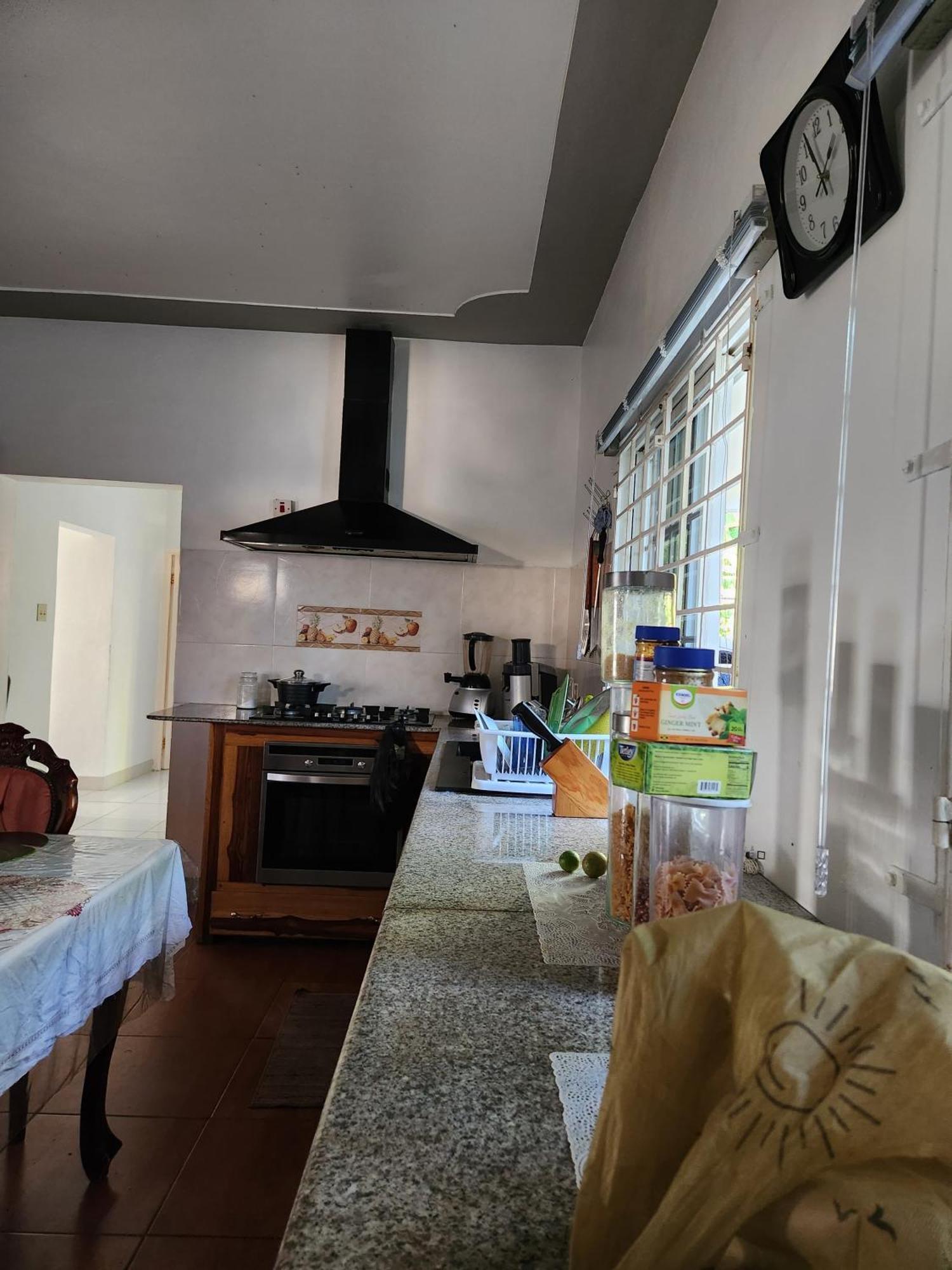 The Retreat Hotel Lyssons ภายนอก รูปภาพ